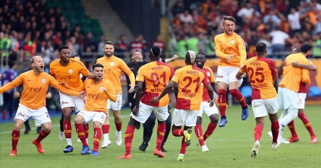 Galatasaray&#039;da çifte kupa hesapları