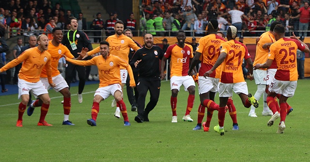 Galatasaray&#039;dan müthiş geri dönüş