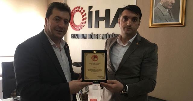 Güvenlik Korucuları ve Şehit ailelerinden İHA’ya plaket