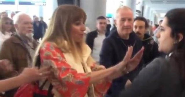 Havalimanı personeline hakaret eden kadın adli kontrolle serbest bırakıldı