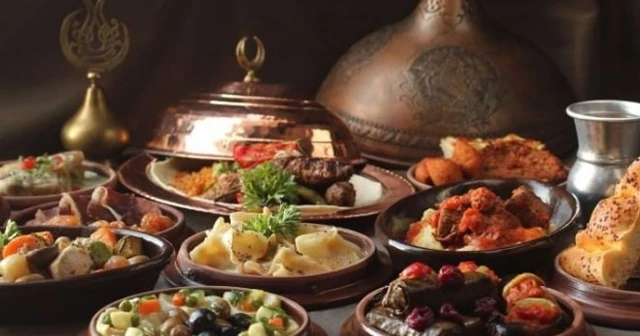 İftara hafif başlayın, sahura mutlaka kalkın