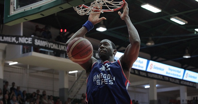 İlk yarı finalist Anadolu Efes