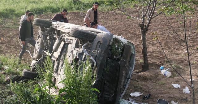 İşçileri taşıyan midibüs devrildi: 7 yaralı