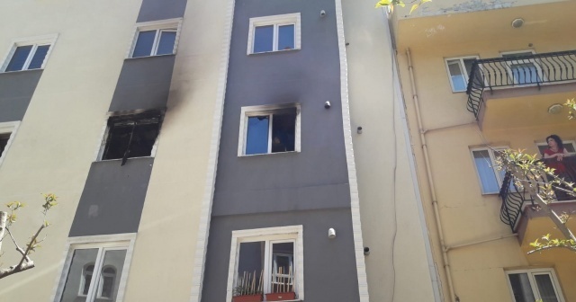 Isparta&#039;da 5 katlı öğrenci apartında yangın