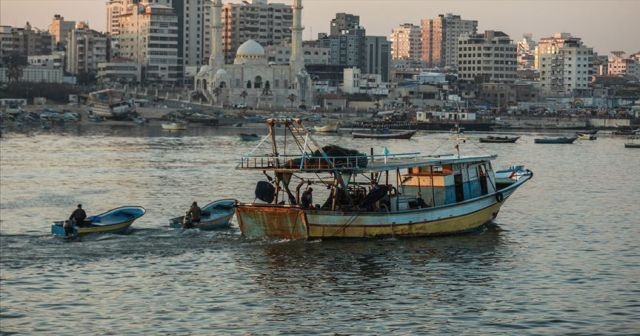 İsrail Gazzeli balıkçıların avlanma mesafesini düşürdü