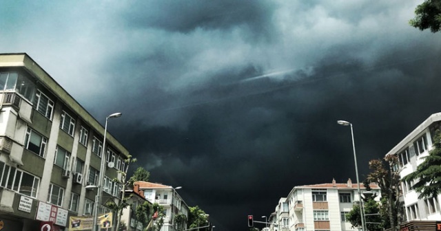 İstanbul&#039;da dolu sürprizi