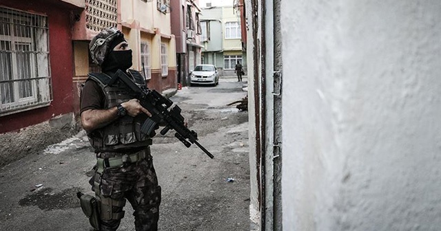 İzmir&#039;de terör örgütü PKK/KCK operasyonu: 8 gözaltı