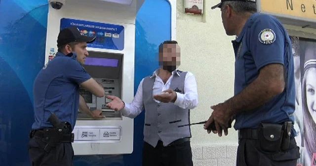 Kira parasını yutan ATM'yi parçaladı