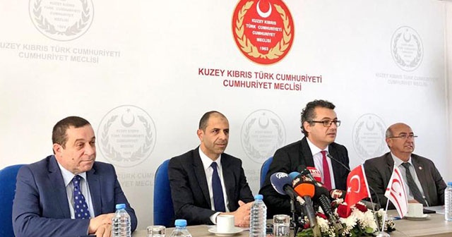 KKTC’de hükümet dağlıyor