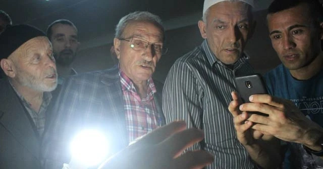 Kocaeli&#039;de vatandaşlar ‘Sakal-ı Şerif’i görebilmek için sıraya girdi