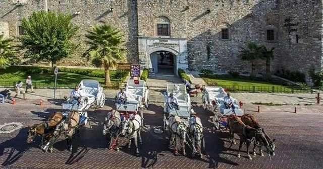 Kuşadası’nda fayton yasaklandı