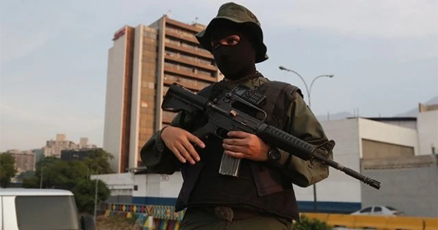 Maduro güçlerinden darbeci muhalif Leopoldo Lopez'in evine baskın