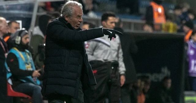 Mustafa Denizli: &#039;&#039;Taraftarlarımız futbol adına önemli şeyler görecekler&#039;&#039;