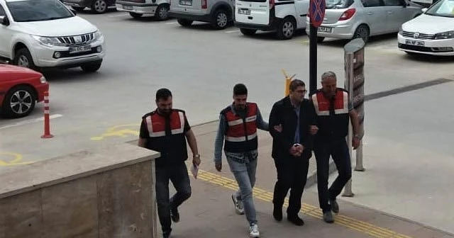 Özel düzenek kurup fabrikada esrar üretti