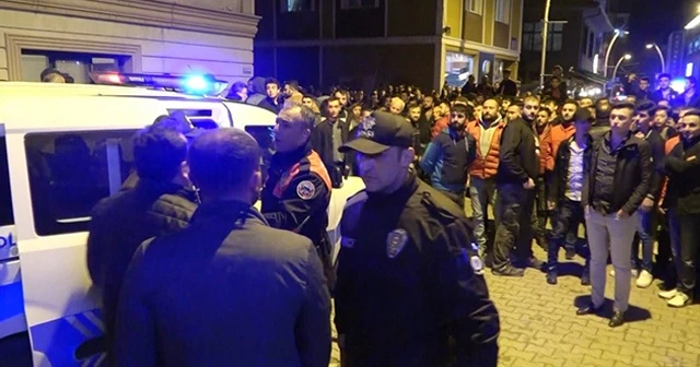 Rehin aldığı kız arkadaşlarını darp etti