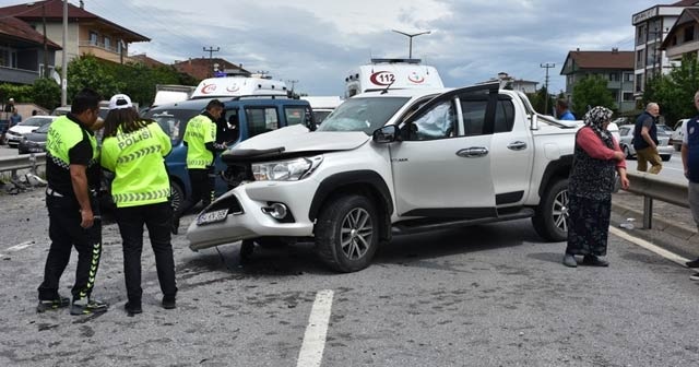 Sakarya&#039;da zincirleme kaza: 6 yaralı