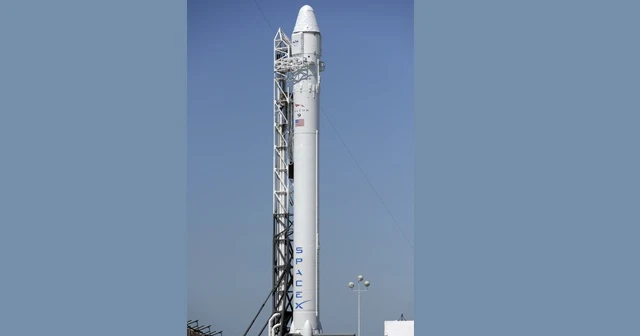 Şiddetli rüzgar SpaceX’in Falcon 9 roketinin fırlatılmasını erteletti