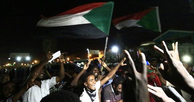 Sudan Askeri Konseyi sivil kanatla görüşmelere yeniden başladı