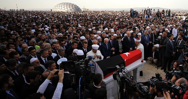 Tarihçi Kadir Mısıroğlu, son yolculuğuna uğurlandı