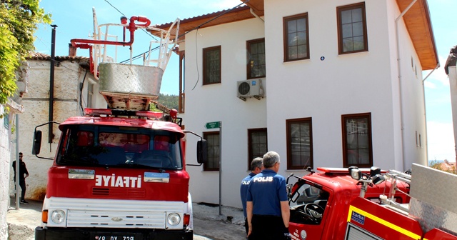 Tarihi Muğla evlerinin bulunduğu bölgede yangın