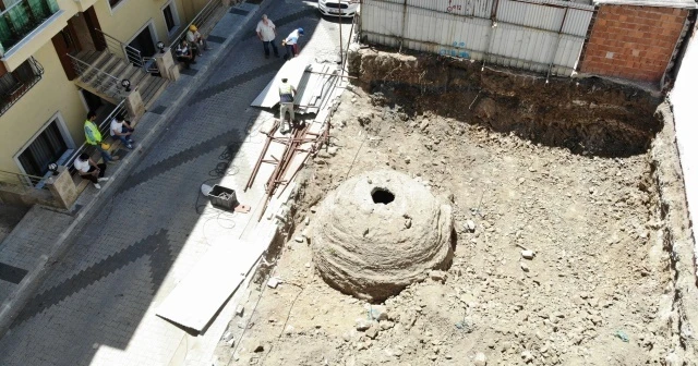 Üsküdar&#039;da tarihi kalıntıların bulunduğu inşaat alanı havadan görüntülendi