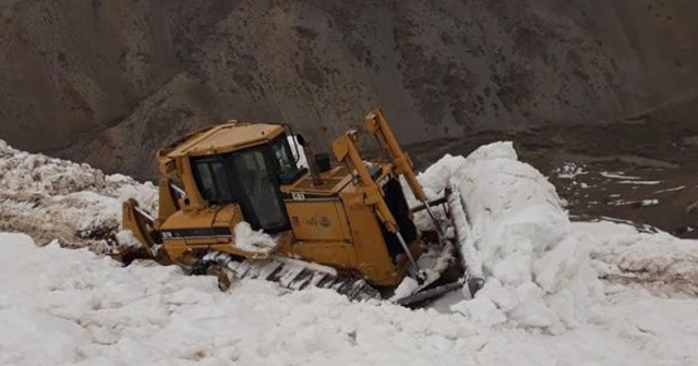 Van'da mayıs ayında karla mücadele devam ediyor