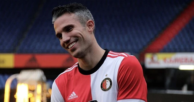 Van Persie futbola veda etti