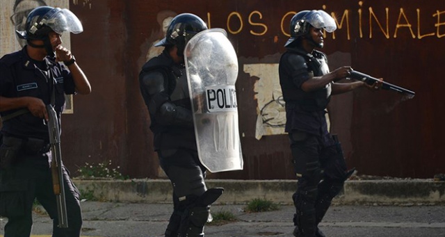 Venezuela&#039;da mahkumlar ve polis çatıştı: 23 ölü