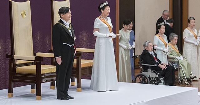 Yeni Japon imparatoru Naruhito, törenle görevi devraldı