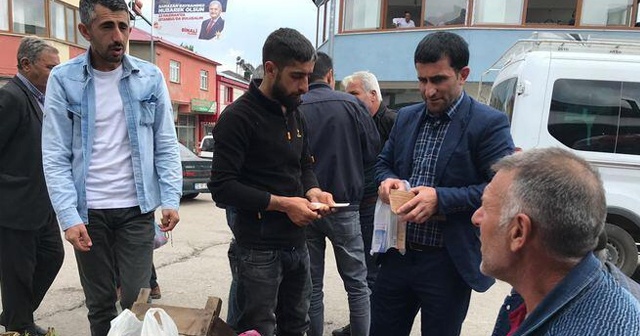 20 kilometre yol katedilerek toplanan mantar 70 liradan satılıyor