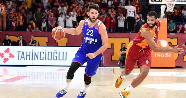 Anadolu Efes finalde