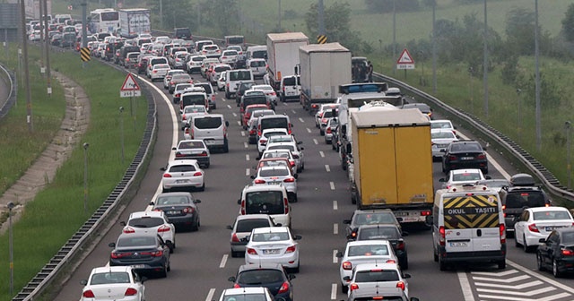 Anadolu Otoyolu&#039;nda bayram trafiği