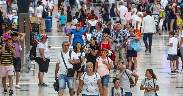 Antalya turizmi haziranda ilk kez 5 milyonu geçti