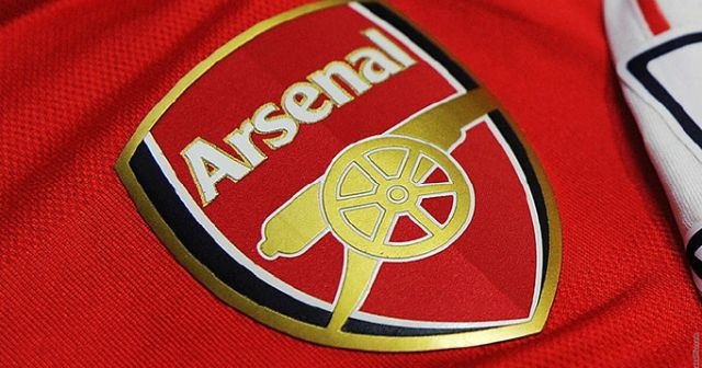 Arsenal, 7 futbolcusuyla yollarını ayırdı