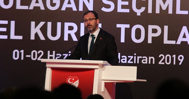 Bakan Kasapoğlu TFF Başkanlığı’na seçilen Nihat Özdemir’i kutladı