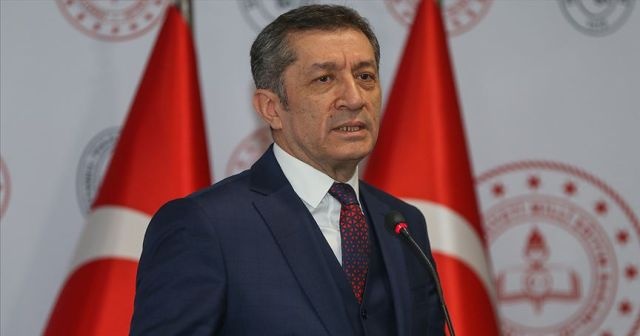 Bakan Selçuk&#039;tan &#039;karne&#039; mesajı