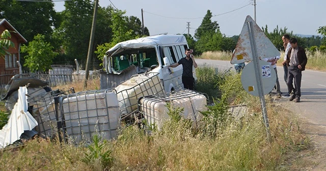 Bayramlaşmadan dönen aile ölümden döndü: 4 yaralı