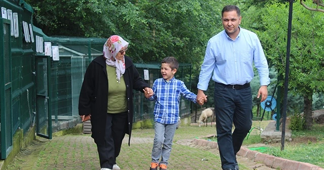 Bir kelime için bin 700 kilometre yol geldiler