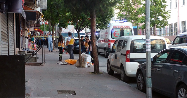 Cinnet getiren adam eşini ve çocuklarını vurup intihar etti