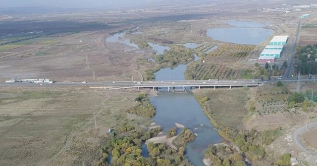 Dicle Nehri kenarında uyuşturucu ele geçirildi