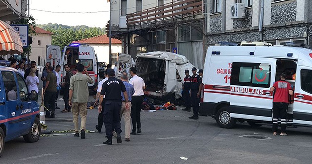 Edirne'de göçmenleri taşıyan araç kaza yaptı: 10 ölü