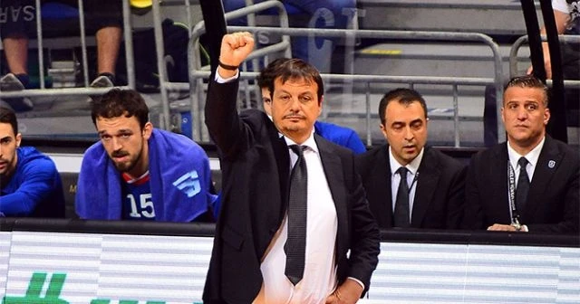 Ergin Ataman: 'Gerçekleri tarih yazar, tarihi de ailemizle biz şampiyon olarak yazacağız'