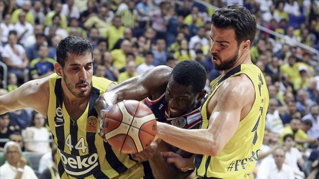 Fenerbahçe Beko final serisini son maça taşıdı