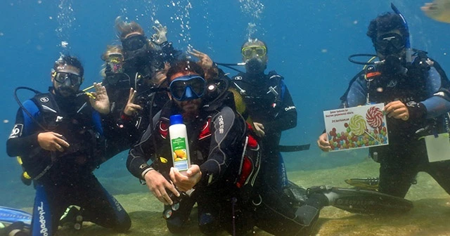 Fethiye'de dalgıçlar deniz dibinde bayramlaştı