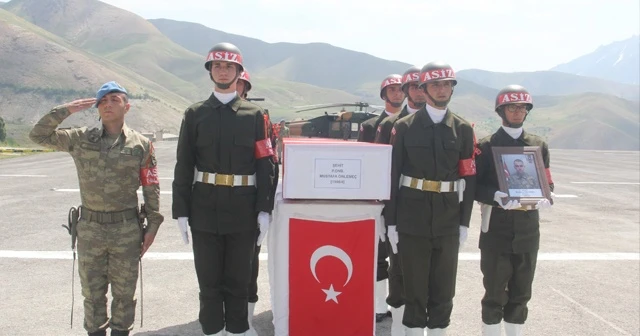 Hakkari'de şehit asker için tören düzenlendi