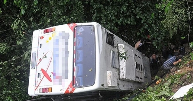 Hindistan&#039;da korkunç trafik kazası: 11 ölü, 25 yaralı