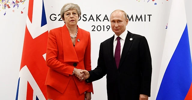 İngiltere Başbakanı May, Putin'i uyardı