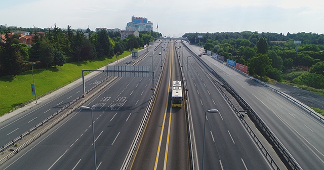 İstanbul&#039;da yollar bayram etti