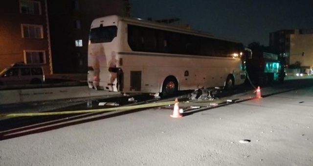 İzmir’de motosiklet otobüse çarptı: 1 ölü 1 ağır yaralı