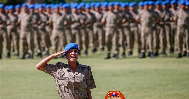 Kadın subay adayı komando kursunun birincisi oldu